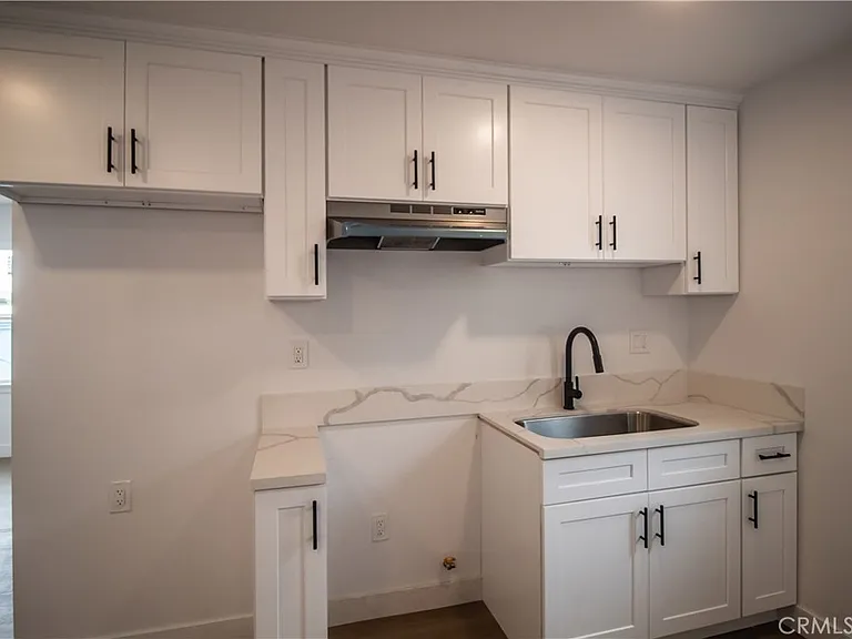 2214 Continental Ave — Photo 8
