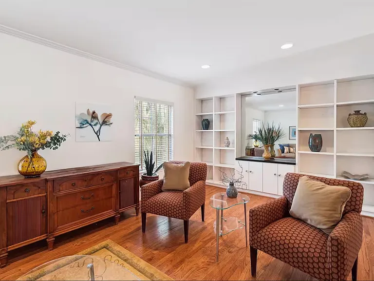 10353 Green Holly Ter — Photo 2