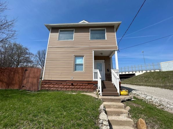218 Segur Ave