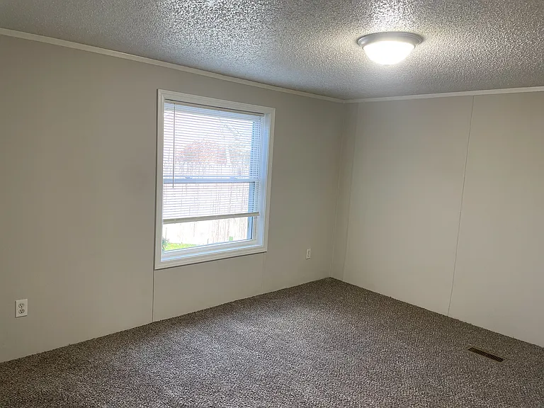 Fairview Crossing — Photo 24