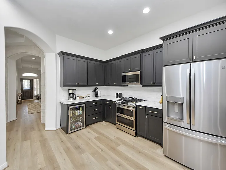 1910 Fox Path Ct — Photo 14