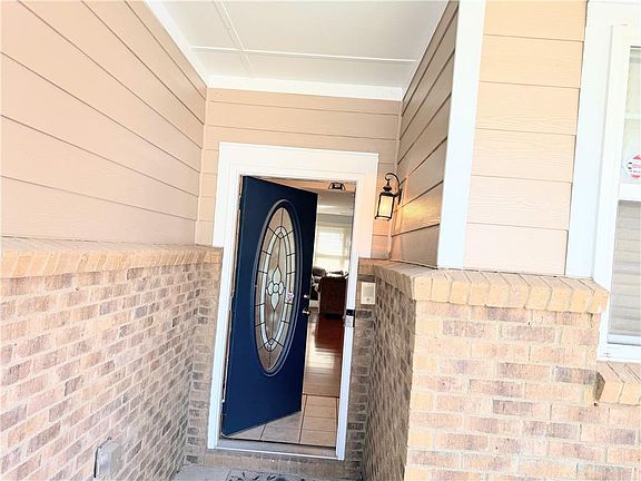 2nd image of 1075 Brittania Rd