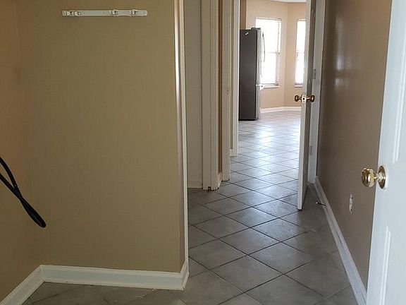 3rd image of 6406 Honeywood Ln