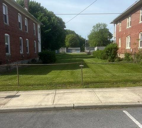 3rd image of 117 Fairground Ave