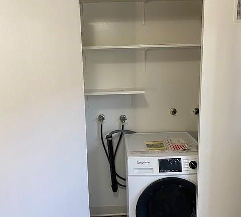 4th image of 462 Kuehnis Dr