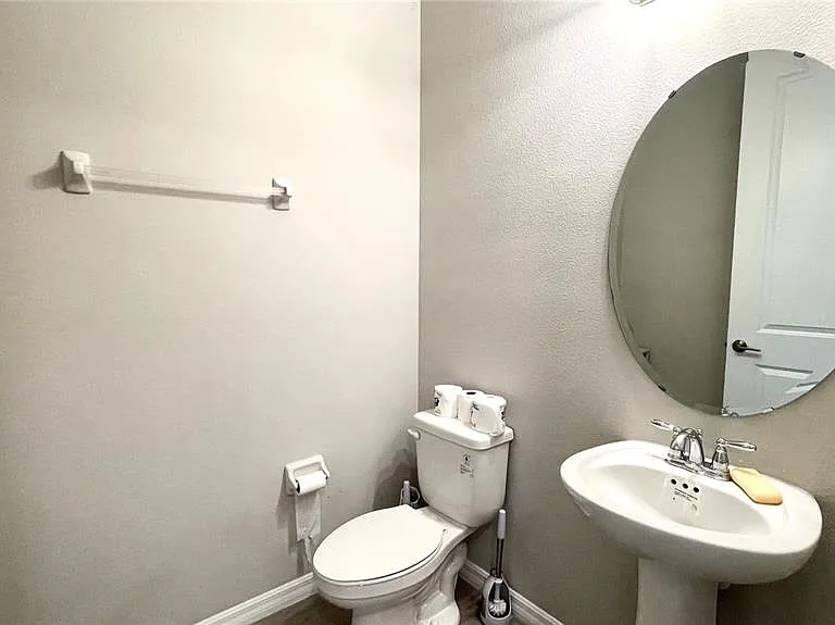 2853 High Pointe St — Photo 35