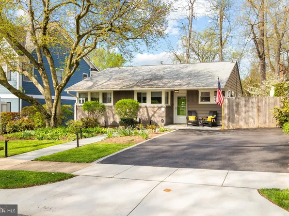 9302 Ewing Dr, Bethesda, MD 20817
