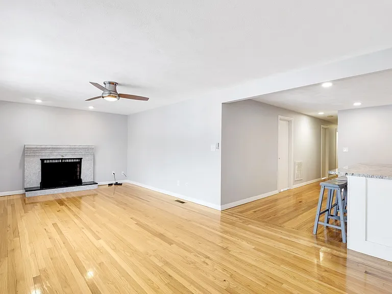 89-91 Williams St #89-91 — Photo 9