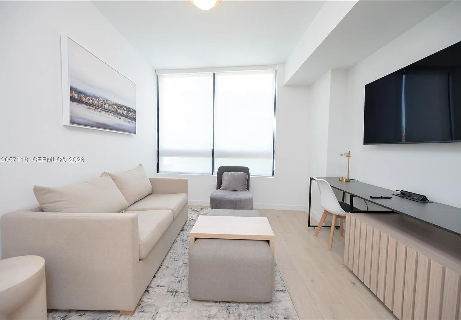 District 225 Condo — Photo 2