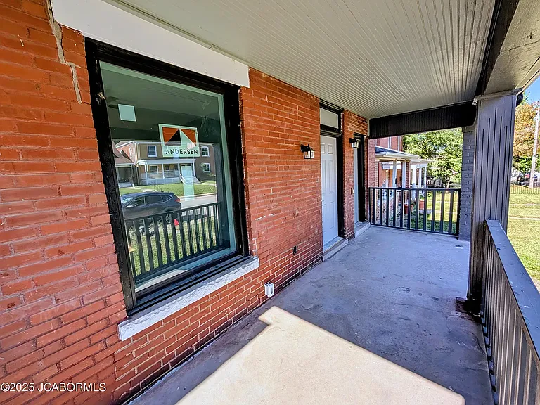 620 E McCarty St #A — Photo 4