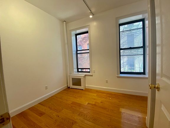 3rd image of 172 Mulberry St #555