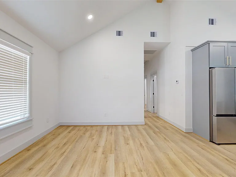 4305 Rogers St — Photo 10