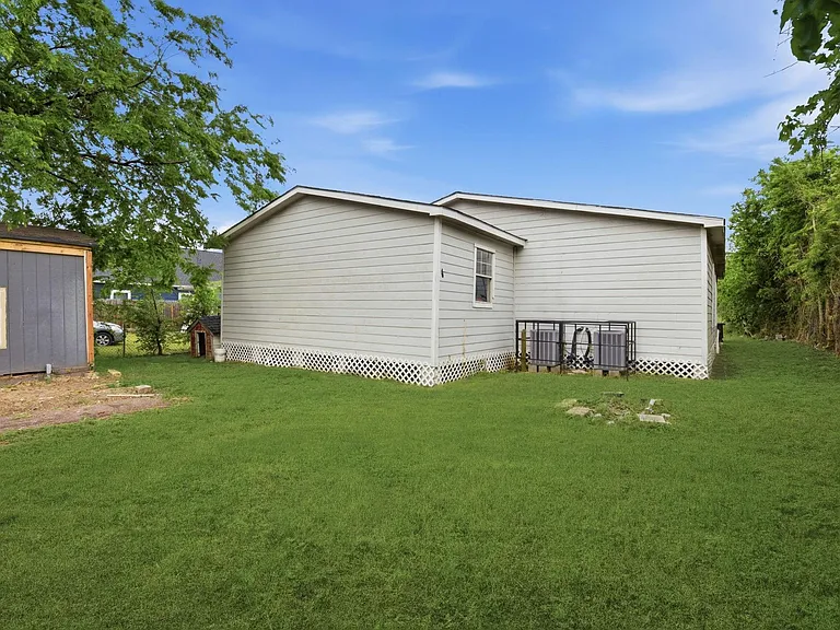 303 Gans St #B — Photo 23