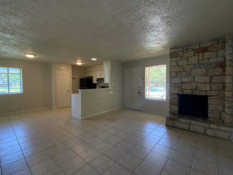 2300 Cedrick Cv #B — Photo 9