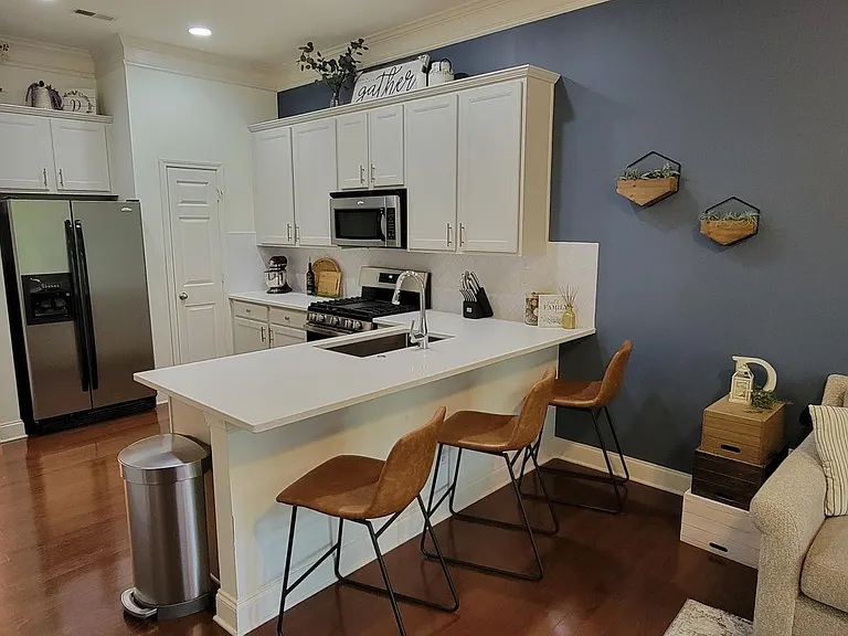 Cobblestone Cir — Photo 3