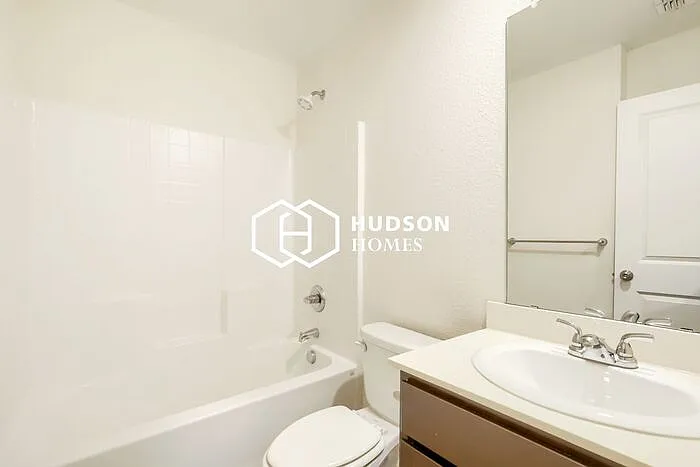 925 Burgan St #A — Photo 14