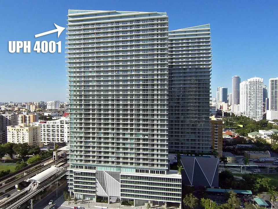 79 SW 12th St #UPH4001