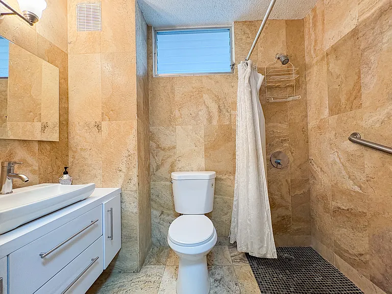1 Madrid Cond Lakeshore #2C — Photo 12
