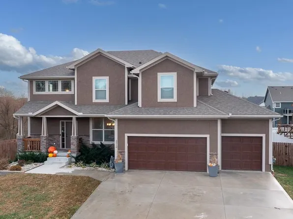 2510 E Maple Ct, Tonganoxie, KS 66086