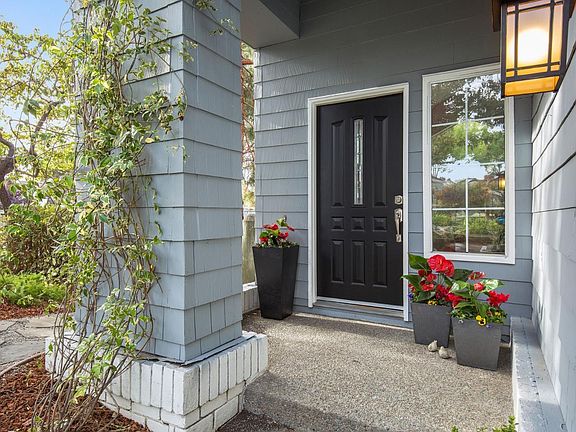3rd image of 602 Island Pl
