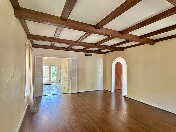 4th image of 3209 Mockingbird Ln