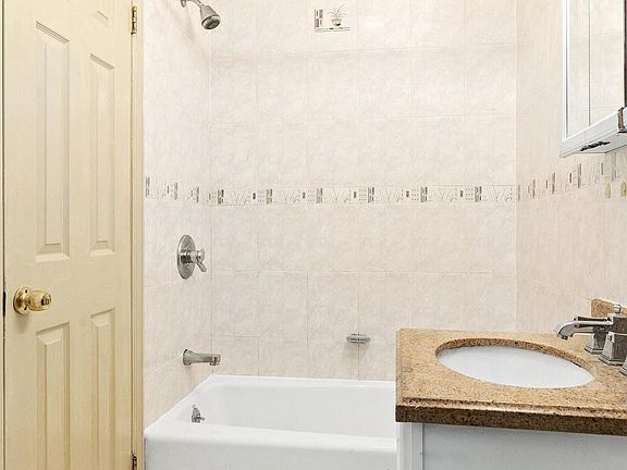 5th image of 4826 64th St APT 1