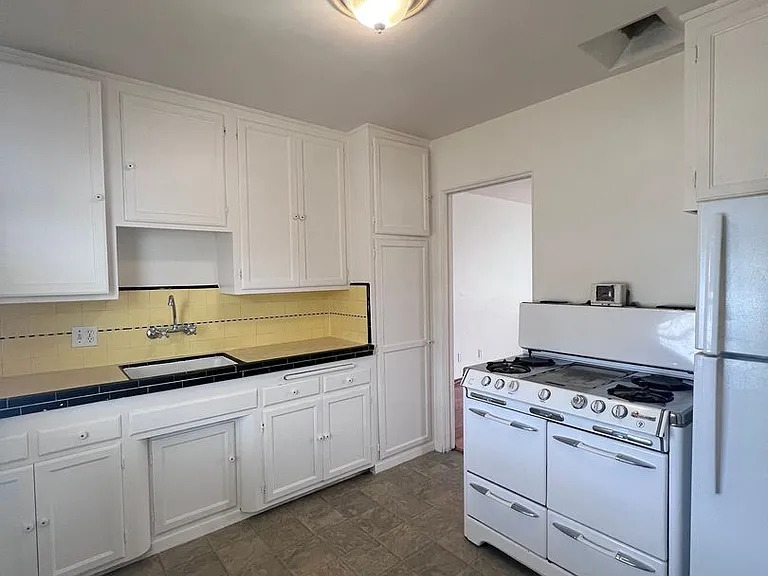 4720-34 Wilson Ave #4728-1/2 — Photo 7
