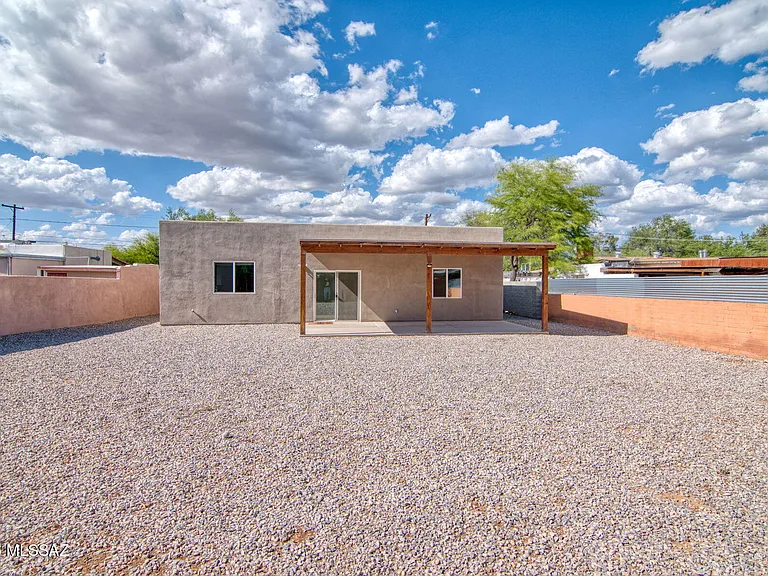3304 E Elida St — Photo 11