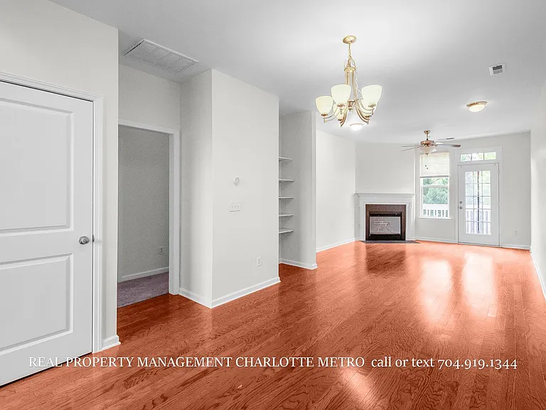1630 Walnut View Dr — Photo 15