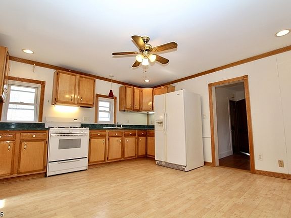 3rd image of 23 Main St #2