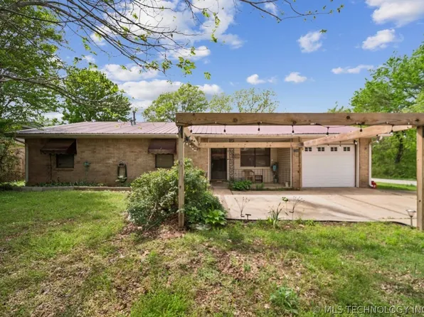 13812 S 296th East Ave, Coweta, OK 74429