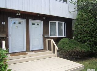 32 Nesaquake Ave, Port Washington, NY 11050