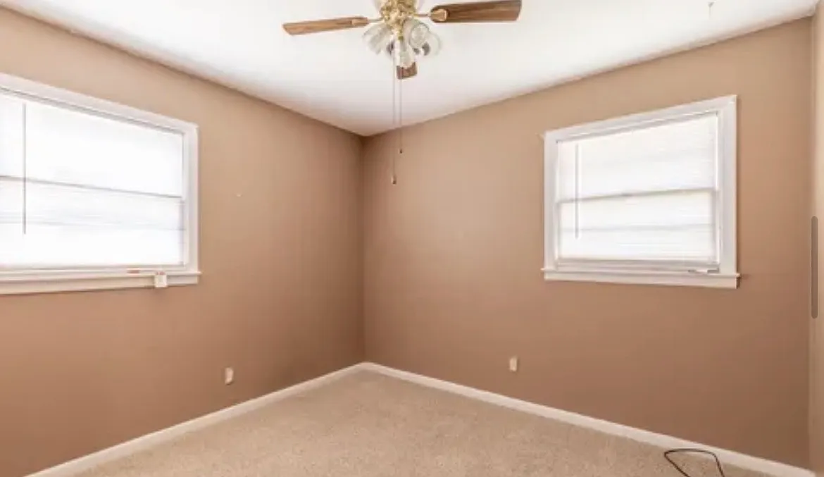 3 bed, 1056 sqft, $2,400 — Photo 2