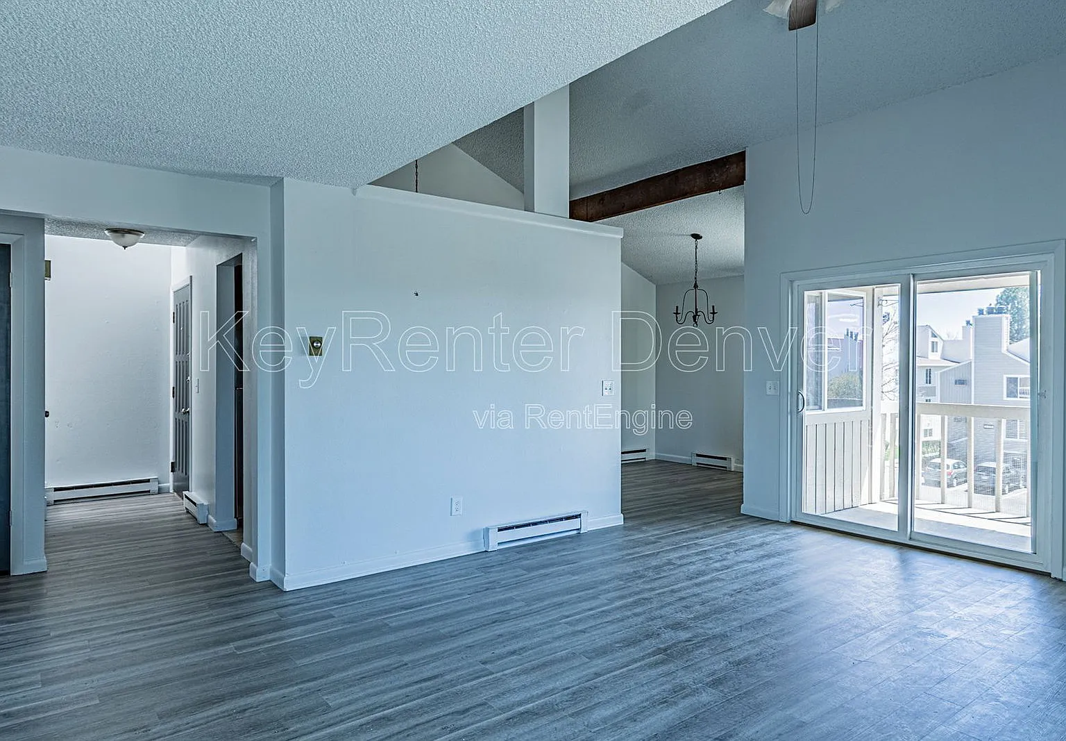 3 bed, 1.0 bath, 1276 sqft, $1,575 — Photo 3