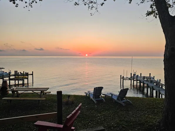 6555 Clagett Ave, Tracys Landing, MD 20779