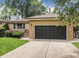 1420 Lahon St, Park Ridge, IL 60068