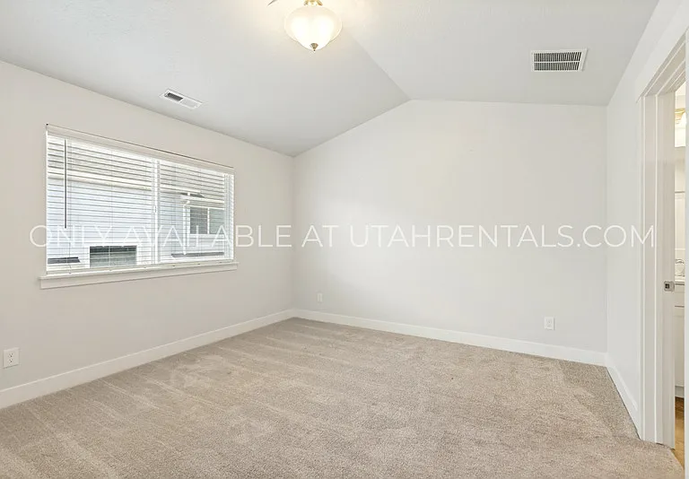 4237 W 2010 N — Photo 14