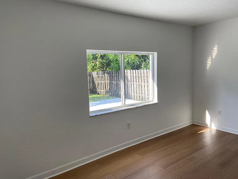 184 Eureka Dr — Photo 17
