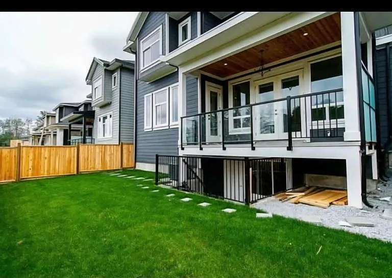 9876 Huckleberry Dr — Photo 1