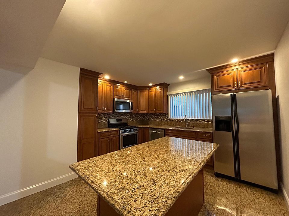 1st image of 466 Jefferson Ave APT 2
