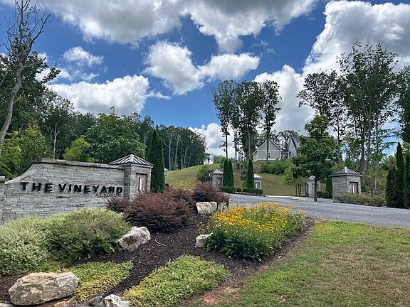 3rd image of 95 Timberland Dr