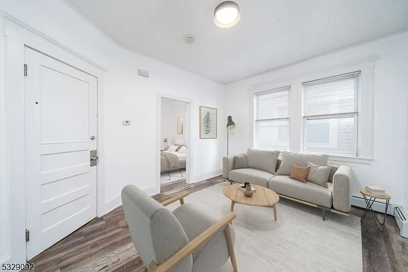 Building Photo - 9 Kling St #3