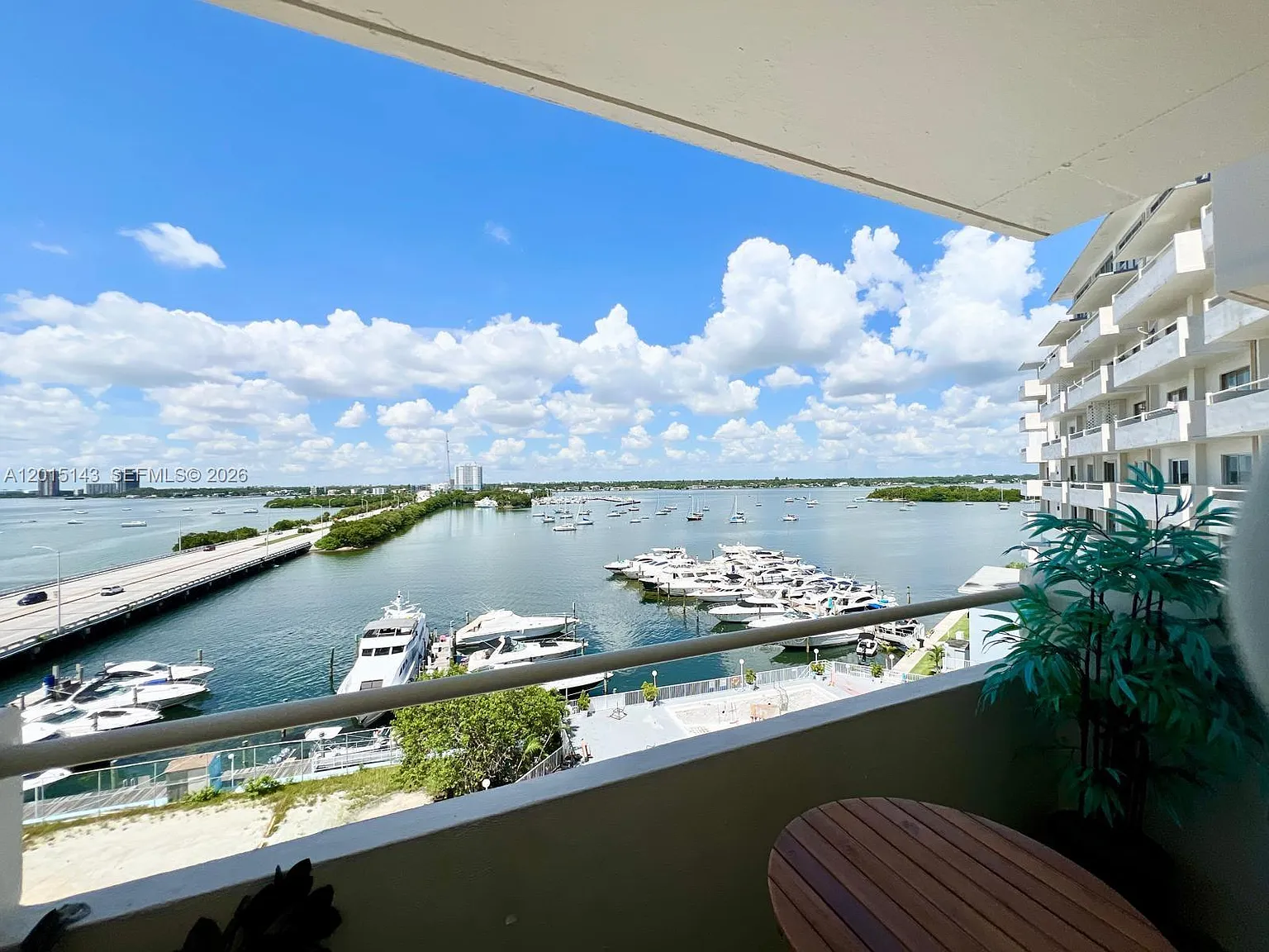 Bayshore Yacht & Tennis C — Photo 3