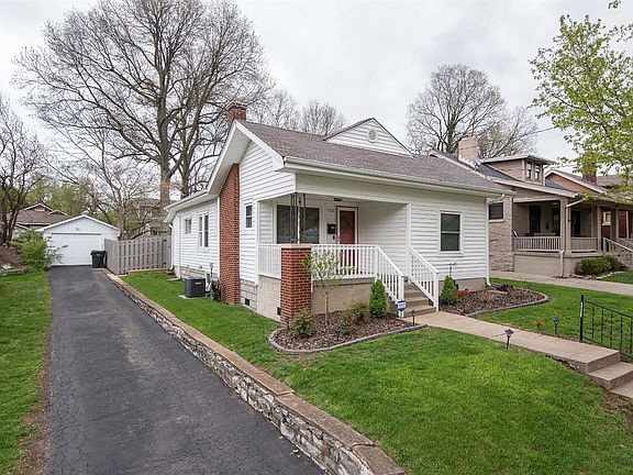 3rd image of 725 Tremont Ave