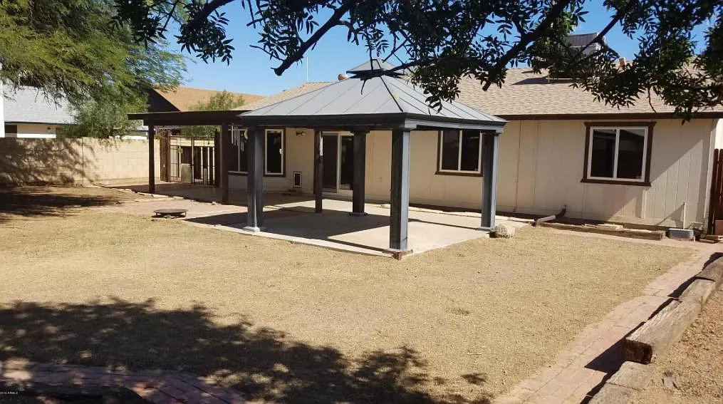 3 bed, 1358 sqft, $2,500 — Photo 4