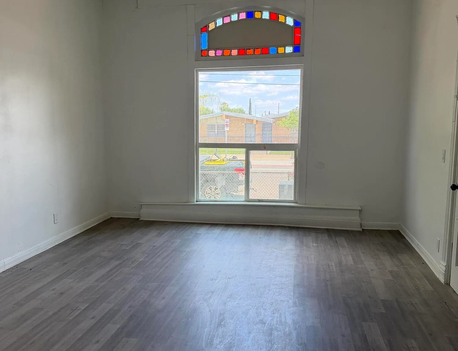 2 bed, 700 sqft, $850 — Photo 2
