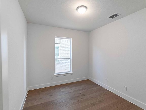 2nd image of 200 Hollister Dr