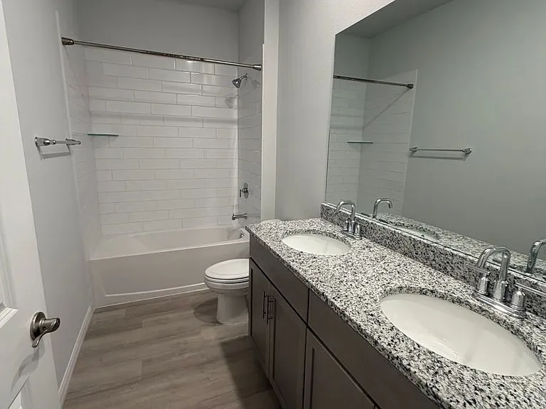 1414 NE 6th Ave — Photo 12