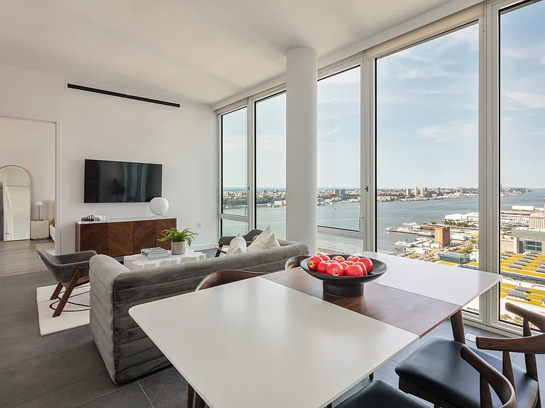 606 W 30th St #47D — Photo 5