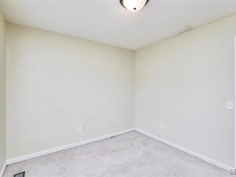 241 Valleyoak Ct — Photo 17